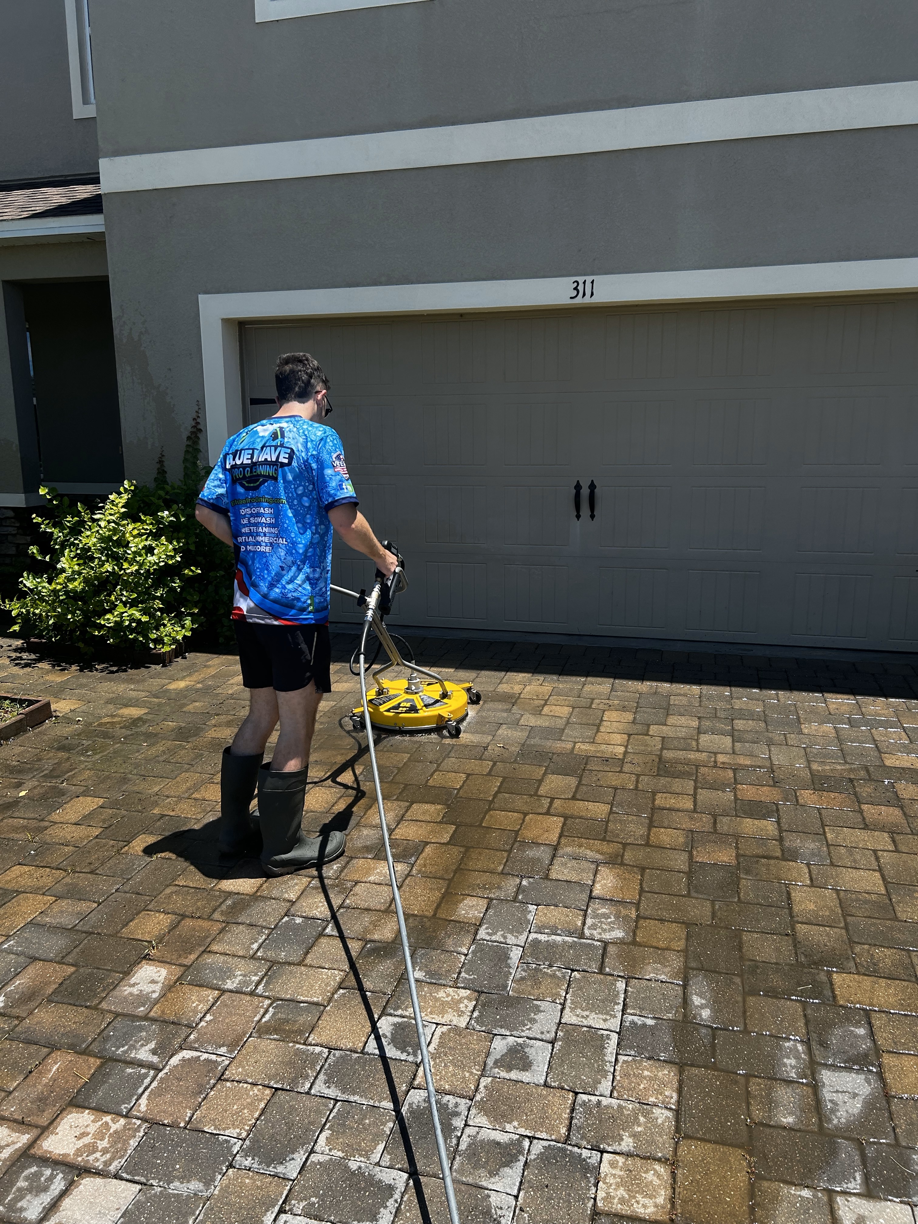 Expert Driveway and Sidewalk Pressure Washing in Debary, FL